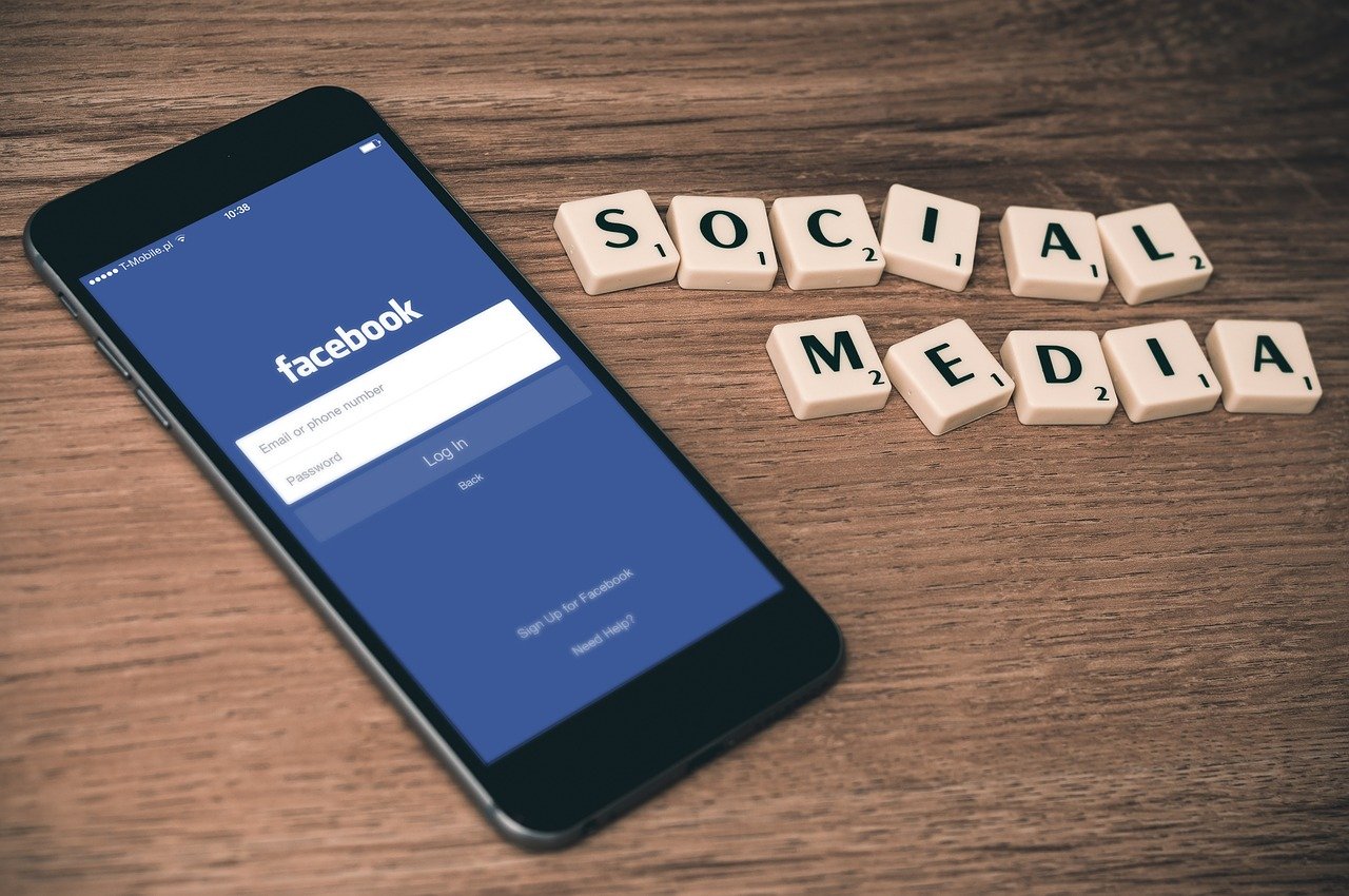 10 maneras de usar los grupos de Facebook para hacer crecer tu negocio 10 maneras de usar los grupos de Facebook para hacer crecer tu negocio